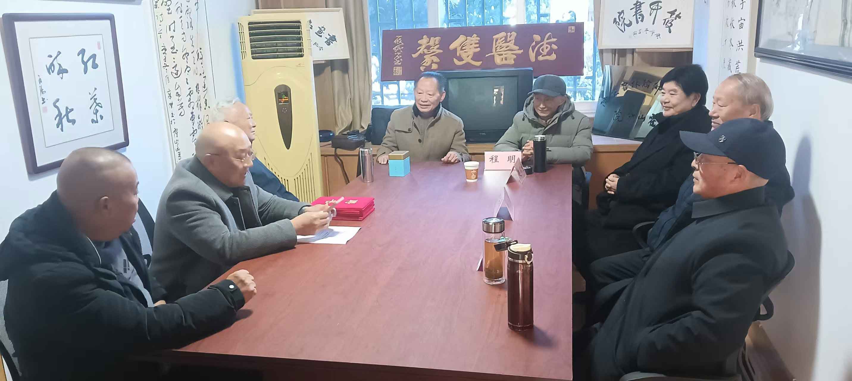 翰墨凝香霍山行——北京御翰林书画院霍山分院成立记 时维岁末,节近新元。2025年12月27日,晴空万里,阳光普照。正值喜辞旧岁、笑迎新年之际,北京御翰林书画院霍山分院成立大会在分院会议室隆重举行。此次(图6) 翰墨凝香霍山行——北京御翰林书画院霍山分院成立记 时维岁末,节近新元。2025年12月27日,晴空万里,阳光普照。正值喜辞旧岁、笑迎新年之际,北京御翰林书画院霍山分院成立大会在分院会议室隆重举行。此次(图6)